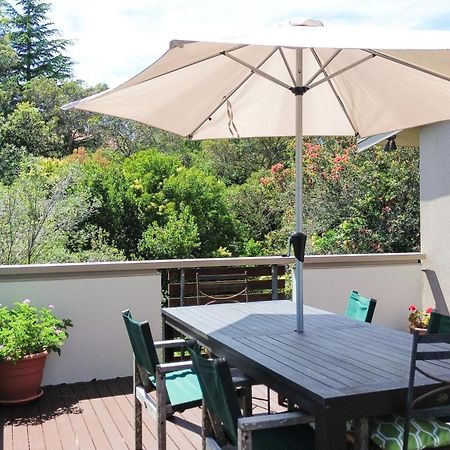Large, Comfy, Stylish Apartment แฮฟล็อค นอร์ท ภายนอก รูปภาพ