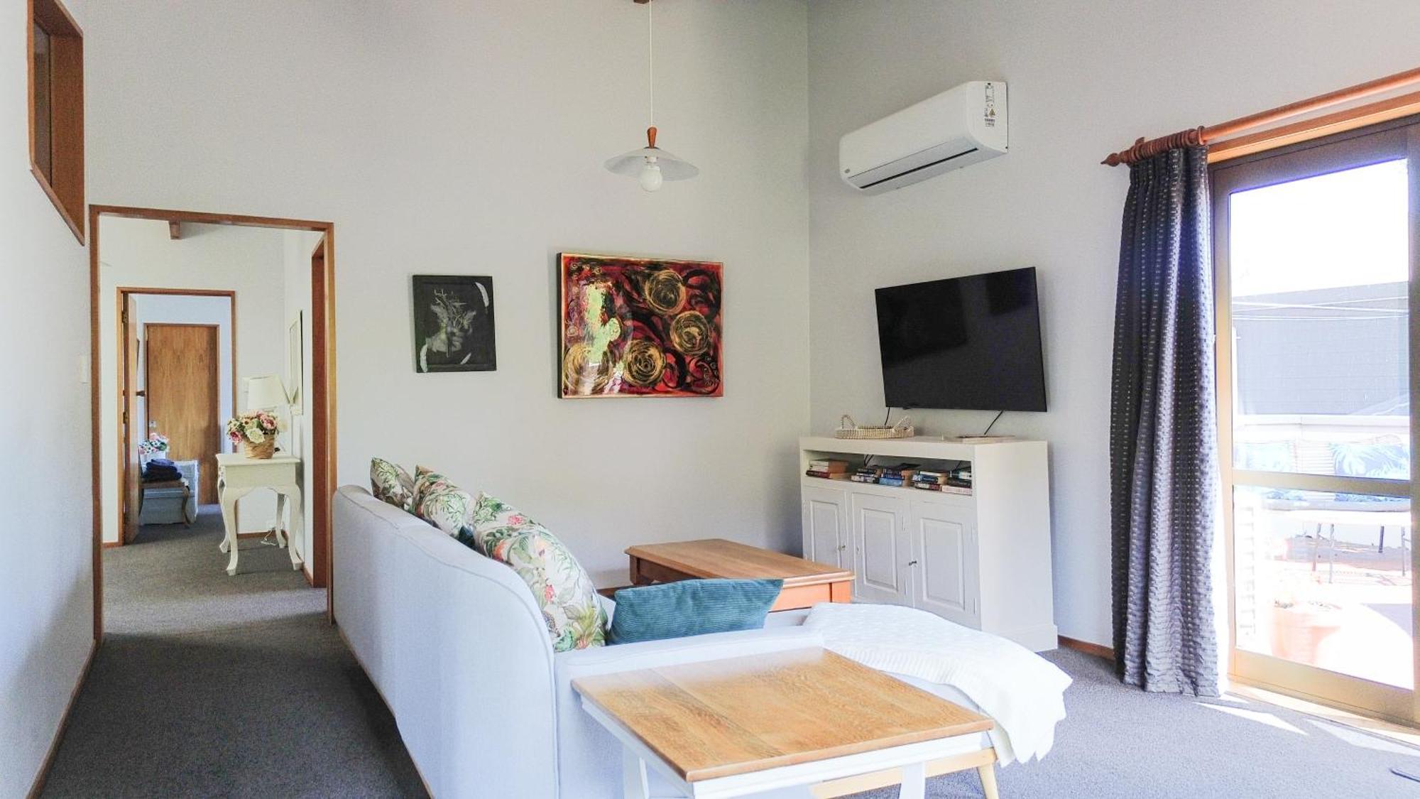 Large, Comfy, Stylish Apartment แฮฟล็อค นอร์ท ภายนอก รูปภาพ