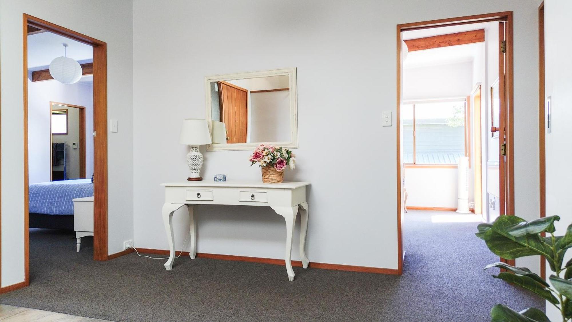Large, Comfy, Stylish Apartment แฮฟล็อค นอร์ท ภายนอก รูปภาพ